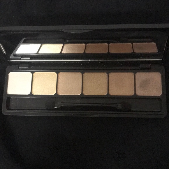 Elf eyeshadow pallet - Picture 1 of 3
